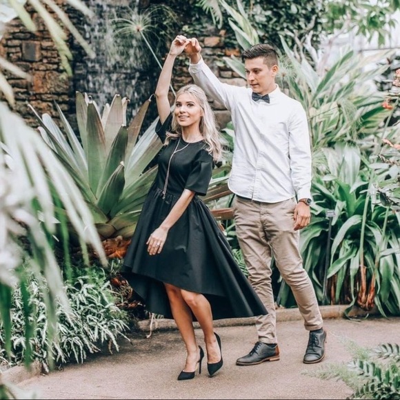 Black dress - Picture 2 of 7